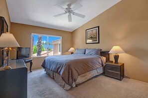 2 bedrooms, iron/ironing board, WiFi, bed sheets - Updated condo with PGA golf course, mountain views (La Quinta)