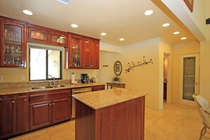 Interior - Two Bedroom Holiday Home (Palm Desert)