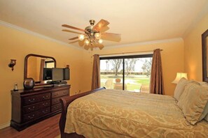 2 bedrooms, iron/ironing board, WiFi, bed sheets - Two Bedroom Holiday Home (Palm Desert)