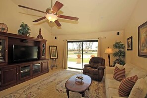 TV - Two Bedroom Holiday Home (Palm Desert)