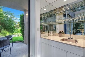 Interior - Beautiful Views-Resort Living (Palm Desert)
