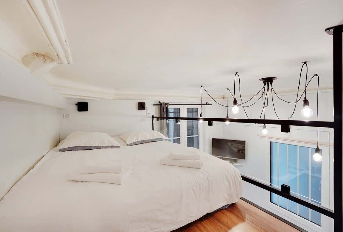 1 slaapkamer, een strijkplank/strijkijzer, wifi, beddengoed