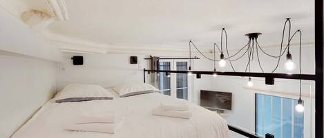 1 slaapkamer, een strijkplank/strijkijzer, wifi, beddengoed