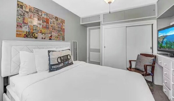 5 bedrooms, bed sheets