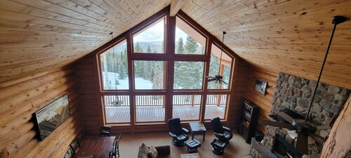Cozy 4-bedroom cabin at Eagle Point
