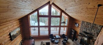 Cozy 4-bedroom cabin at Eagle Point