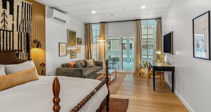 The Optimist Guesthouse 3 - Downtown Camden Stylish Luxury Apartment