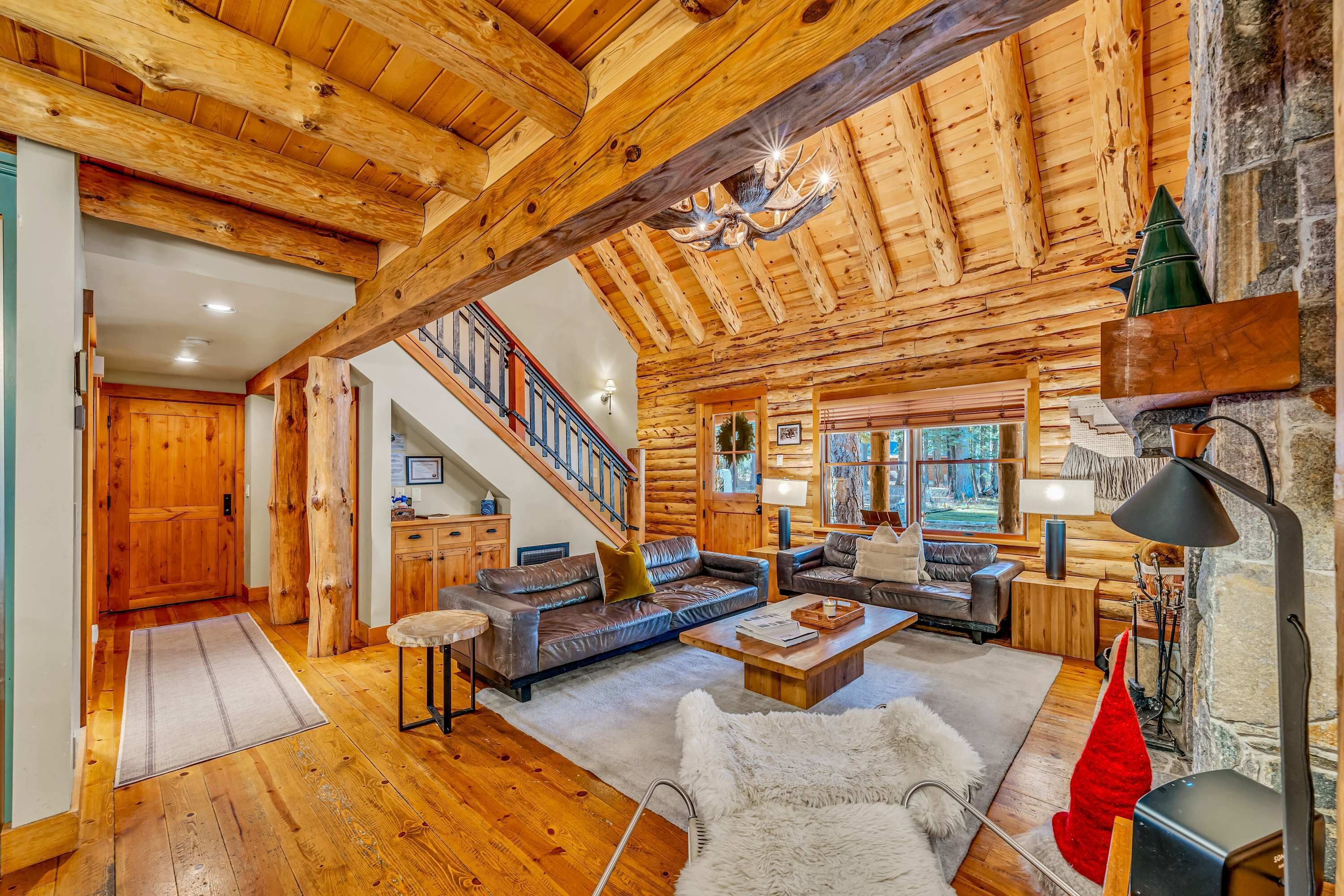 智能电视、壁炉、办公室、电脑显示器