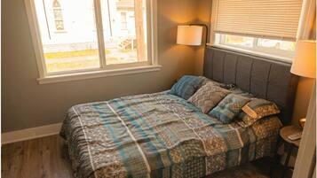 Bügeleisen/Bügelbrett, kostenloses WLAN, Bettwäsche