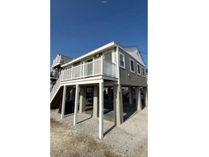 Exterior - Relaxing 3-bedroom house with AC in exciting Hampton Beach (Hampton)