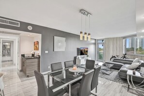 Interior - Sunny Isles Resort by the beach w/ Pool, Games & Gym (Sunny Isles Beach)