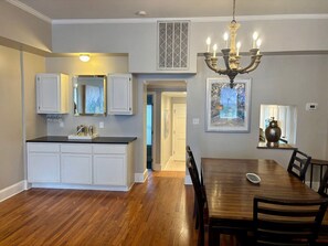 Dining - Park Place, Unit A - 2BR near Forsyth w/Balcony, Courtyard, Easy Street Parking (Savannah)