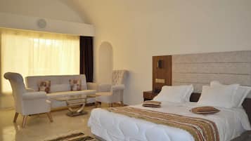 Standaard kamer, 1 twee- of 2 eenpersoonsbedden | Een bureau, een laptopwerkplek, verduisterende gordijnen, gratis wifi