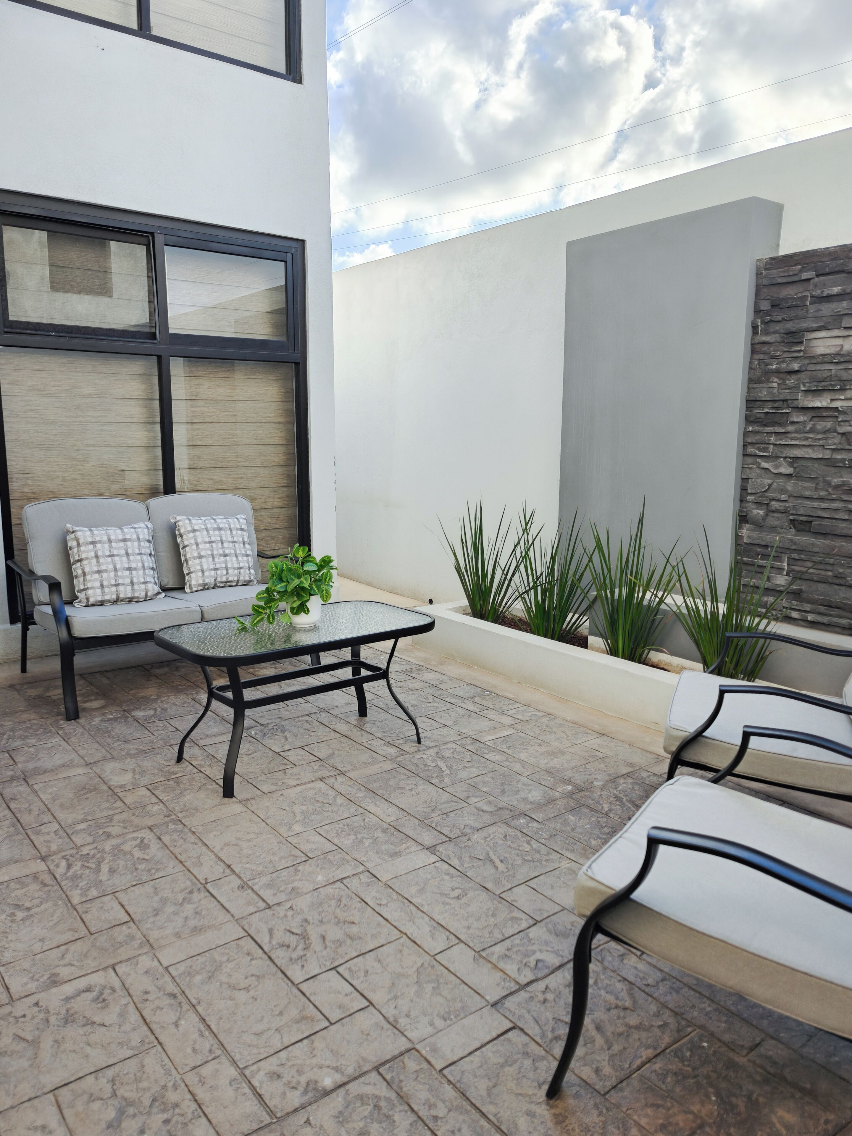 Deluxe Apartment, Mountain View | Living area