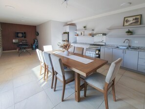 Departamento Deluxe, vista a la montaña | Comedor