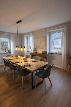 Dining - Hof zur Nette - Exclusive vacation home on a historic farm (Polch)