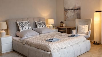 5 bedrooms, WiFi, bed sheets
