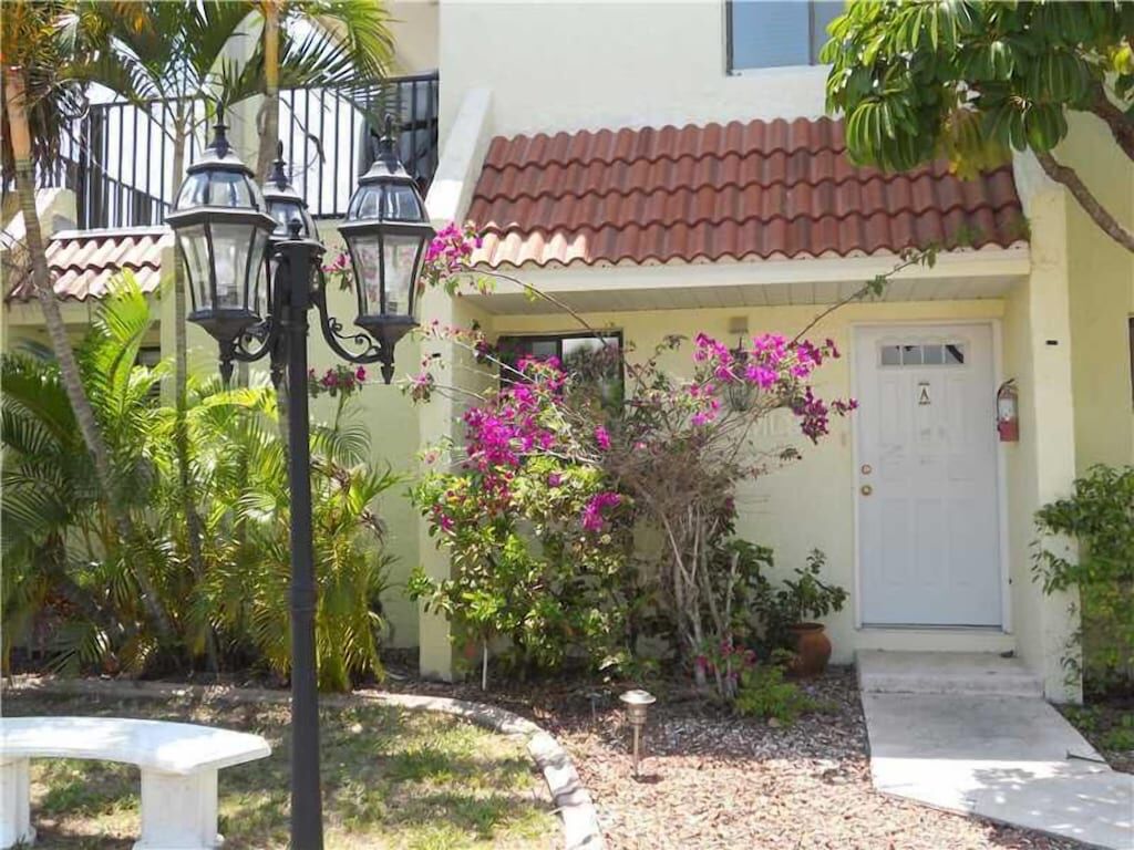 تفاصيل الفندق من الخارج