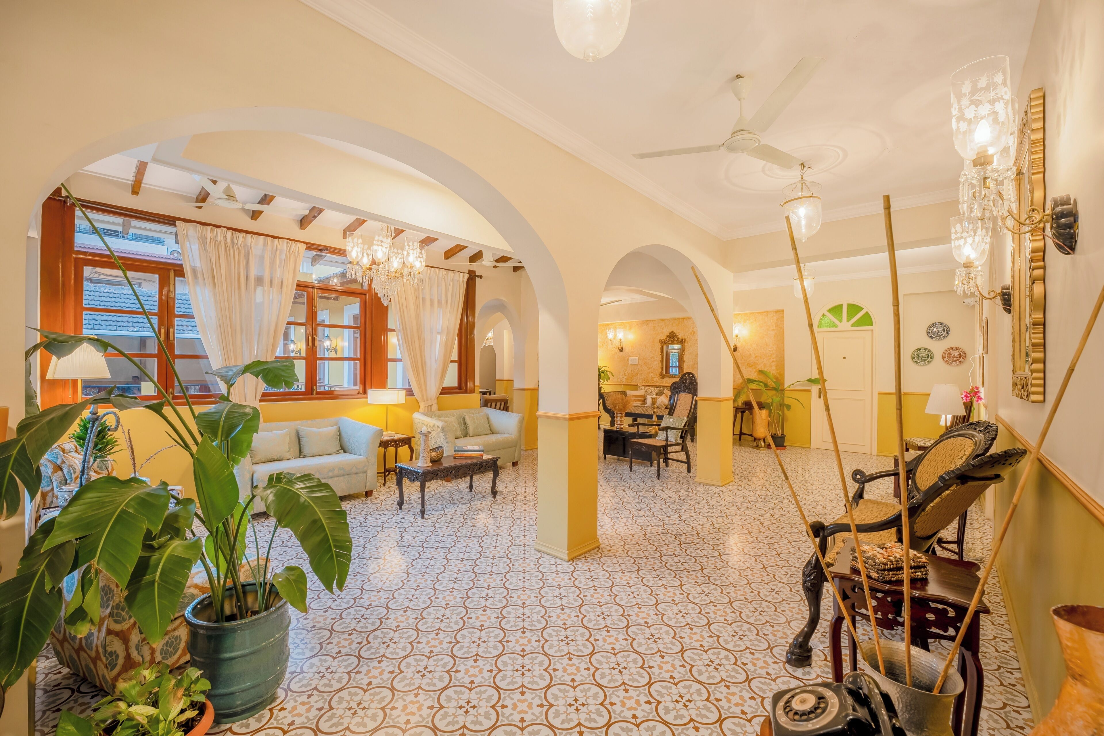 Coin salon dans le hall