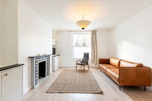 TV - Elegant Two Bed Near Shoreditch (London)