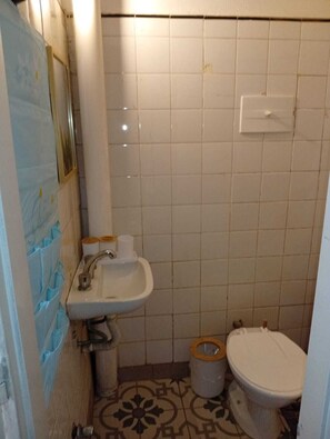 Towels, toilet paper - Hotel Boutique Z Los Tilos, Flores Shopping Center (Buenos Aires)