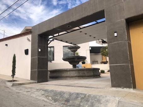 外観の詳細. Charming 1 BR home w/private yard-walk to downtown