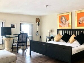 1 bedroom, desk, iron/ironing board, free WiFi - Beautiful 1-bedroom house with AC in charming Durango (Durango)