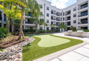 Golf - Landing Apartments Fort Myers - River District (Fort Myers)
