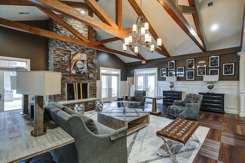 Landing Apartments Greer - Sugar Creek