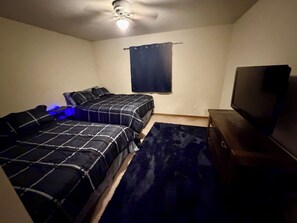 3 chambres, coffres-forts dans les chambres, bureau