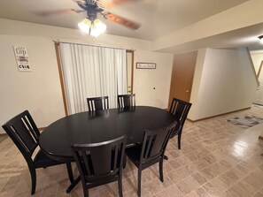 Dining - Spacious home w/ King Suite; 5 min to I44 and Fort Leonard Wood! (Saint Robert)