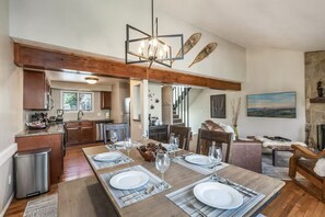 Dining - Deer Haven (Avon)