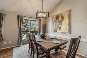 Dining - Deer Haven (Avon)