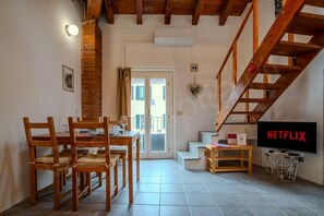 Dining - GuestHost - CASA ACQUA&CIELO (Milan)