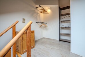 Interior - GuestHost - CASA ACQUA&CIELO (Milan)