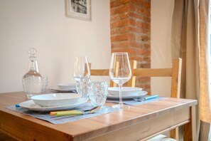 Dining - GuestHost - CASA ACQUA&CIELO (Milan)
