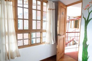 Single Room, Balcony, Courtyard View | Interior