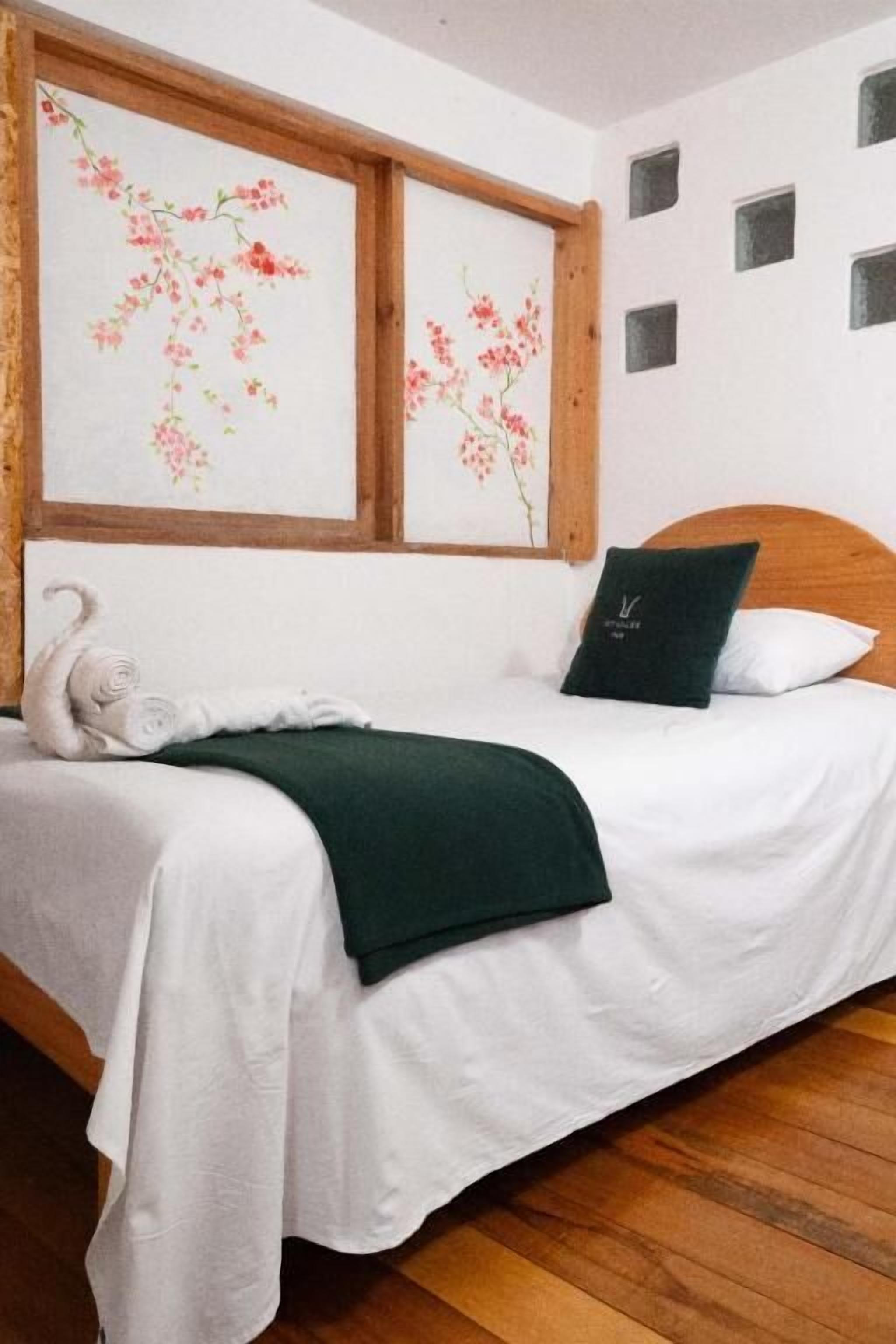 Single Room, Balcony, Courtyard View