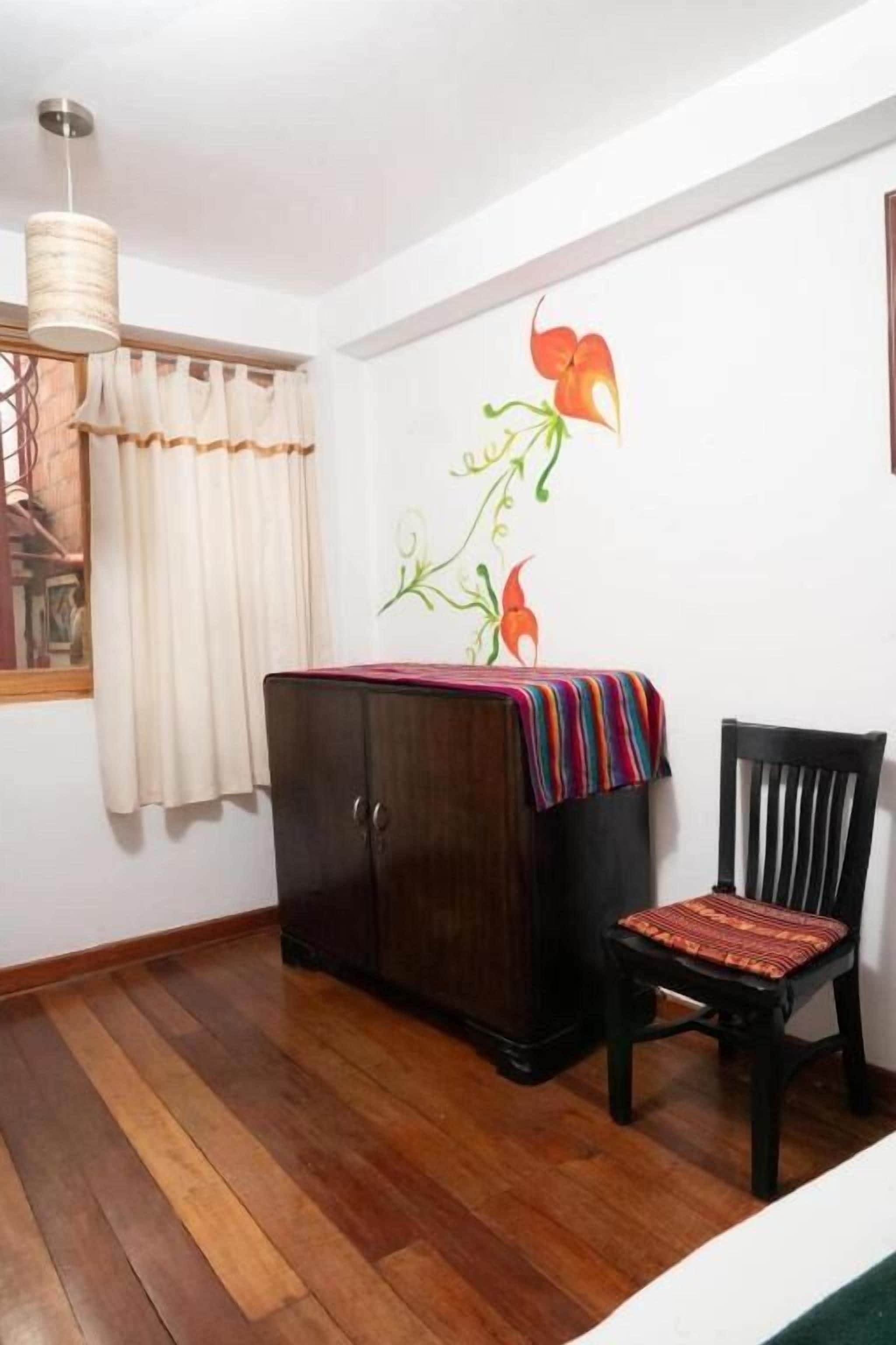 Deluxe-Zweibettzimmer, Balkon, Blick auf den Innenhof | Innenbereich