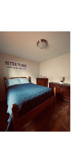 2 makuuhuonetta, silitysrauta/-lauta, Wi-Fi, vuodevaatteet