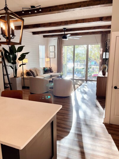 Riverwalk Condo • 1 Bedroom Suite • Balcony Water Views