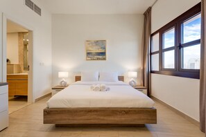 1 bedroom, iron/ironing board, WiFi, bed sheets - Cozy 1 Bed l Jumeirah Golf Estate l Free Pool, Gym (Jumeirah Golf Estates)