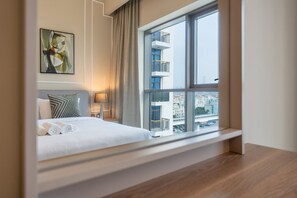 Iron/ironing board, WiFi, bed sheets - Elegant 1 Bed l Next to Metro l Near Mall (Al Furjan)