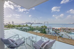 Terrace/patio - Chic 2 Bedroom l Sea Views l Private Beach Access (Jumeirah Beach Residence)