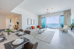 Dining - Chic 2 Bedroom l Sea Views l Private Beach Access (Jumeirah Beach Residence)