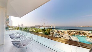 Property grounds - Chic 2 Bedroom l Sea Views l Private Beach Access (Jumeirah Beach Residence)