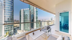 Property grounds - Cozy 1 Bed l Partial Sea View l Prime Location (Dubai Marina)