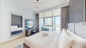 Iron/ironing board, WiFi, bed sheets - Cozy 1 Bed l Partial Sea View l Prime Location (Dubai Marina)