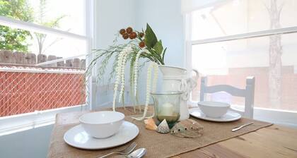 Quaint and Bright, 1-Bedroom Cottage in Central Sunny San Diego