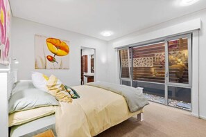 3 bedrooms, free WiFi, bed sheets - The Villa at Maloneys (Maloneys Beach)